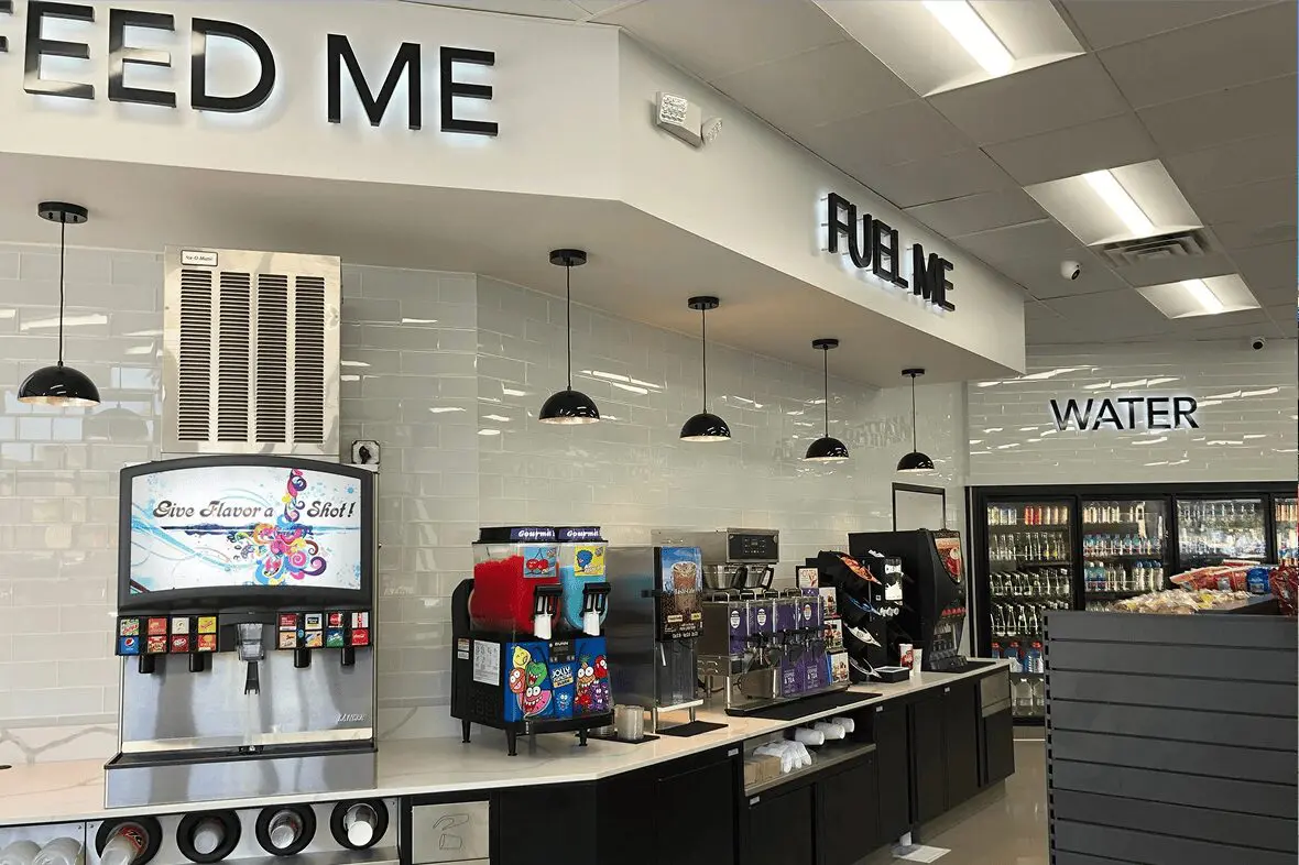 Convenience store beverage station